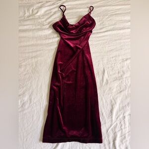 Windsor Spaghetti strap velvet Burgundy Dress